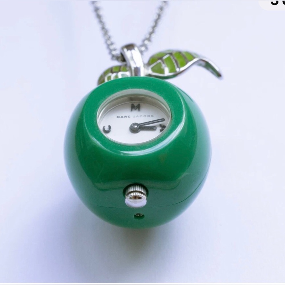 🌴 MARC JACOBS GREEN APPLE 🍏 CLOCK PENDANT NECKLACE! 🎊 - Picture 8 of 11